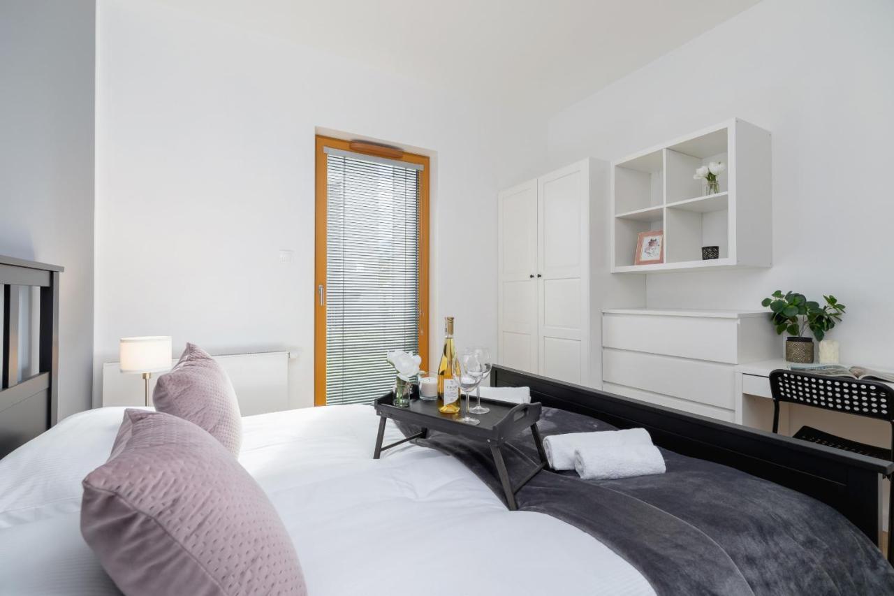 Luxurious Apartment Rakowicka Krakow By Renters Prestige Exterior foto